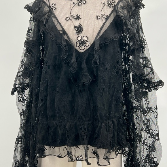 CHLOÉ ~ CHLOÉ LACE BLACK LONG SLEEVE BLOUSE WITH BAND COLLAR FLORAL DETAIL - Picture 2 of 16